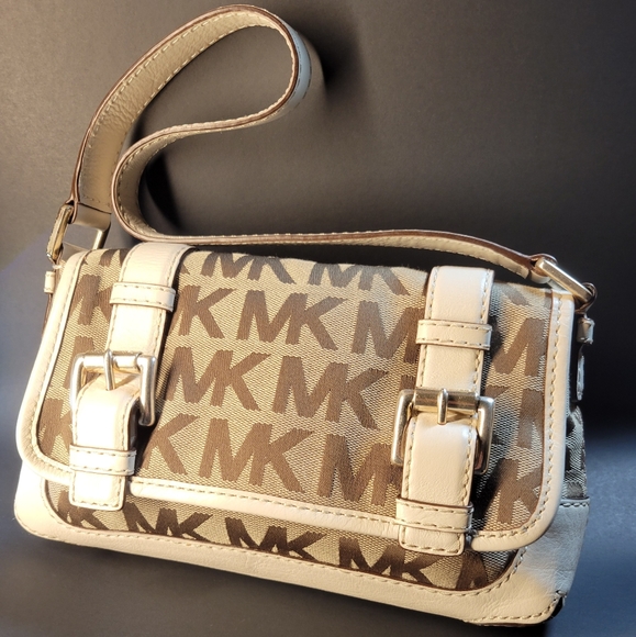Michael Kors Mini Signature Bag - Picture 6 of 10